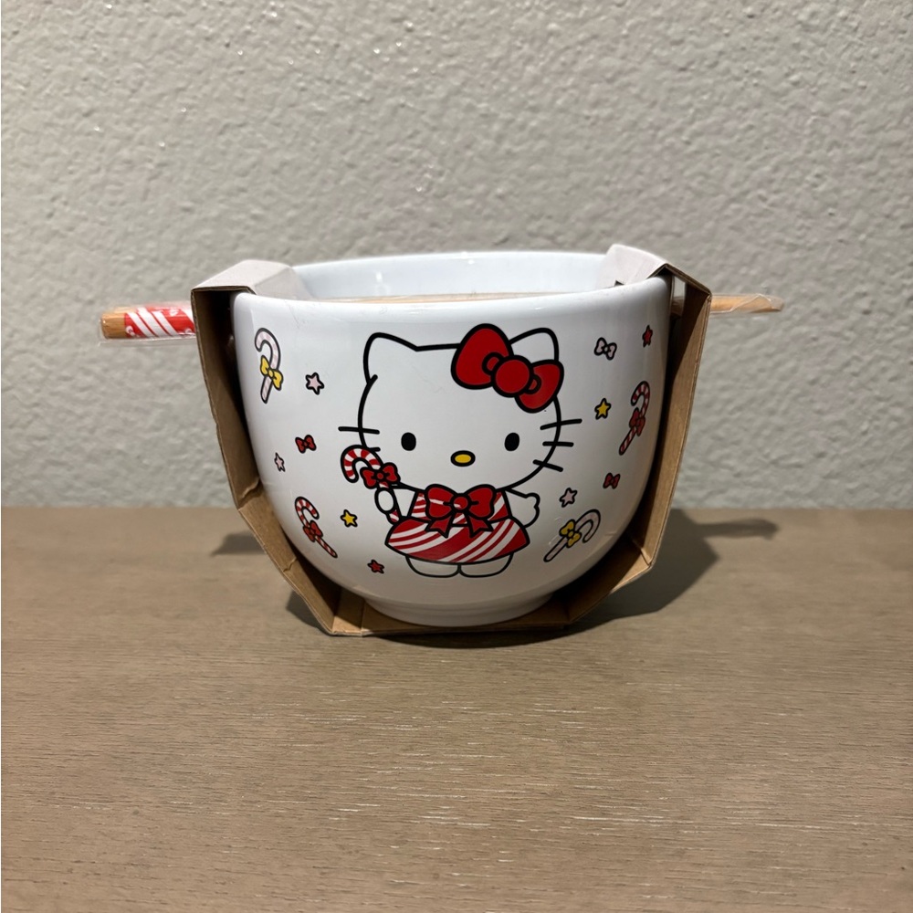 NEW Sanrio 2023 Hello Kitty Christmas White Ramen Noodle Bowl With Chopsticks